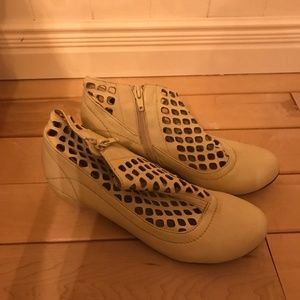 JUMP leather ankle boots